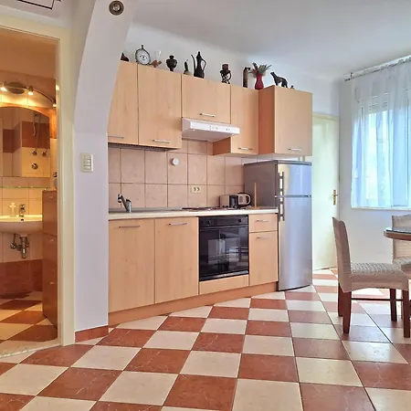 Sunny Center * Split