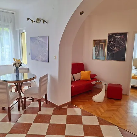 Sunny Center * Split